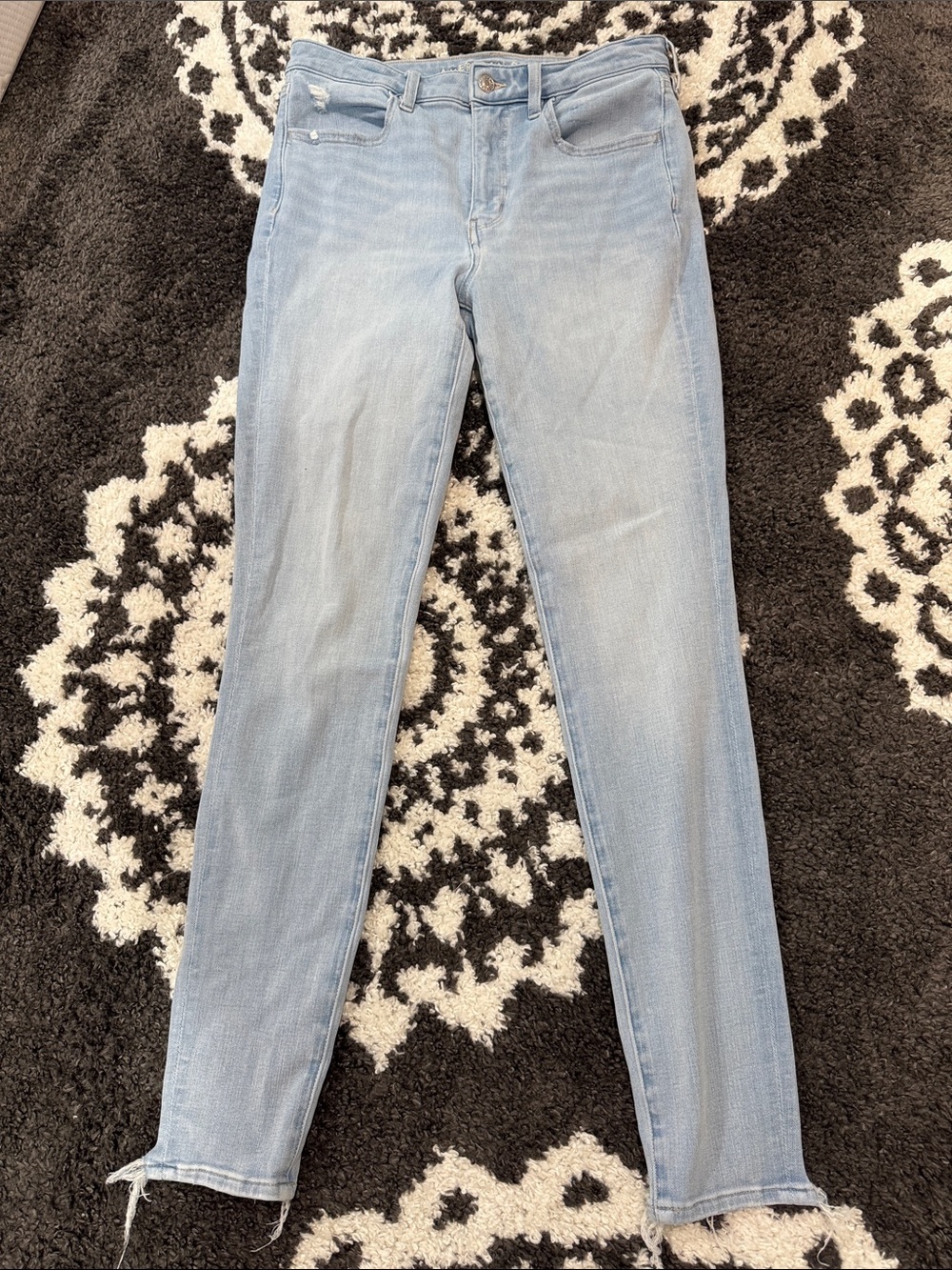 American eagle outfitters women’s super high waist distressed light jeggings 8 L